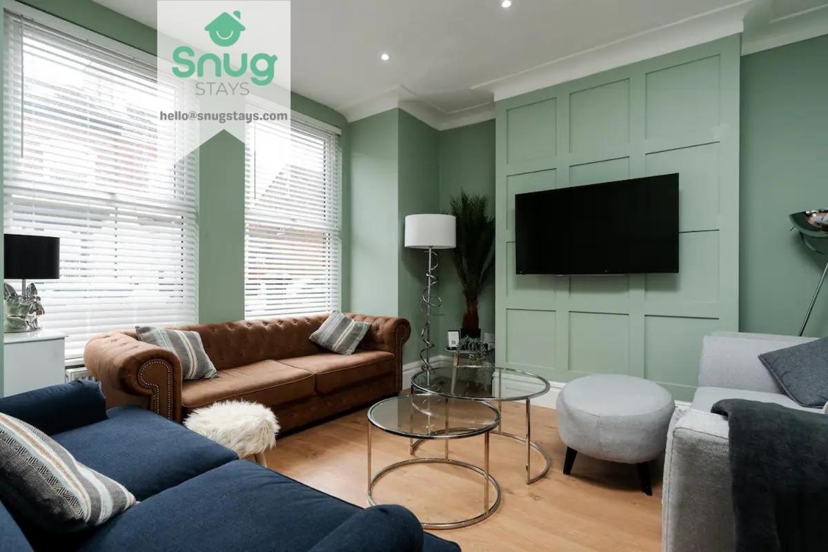 Fairfield House - 4 Bedroom, 8 Beds, Free Wi-fi, Free Parking Holiday home